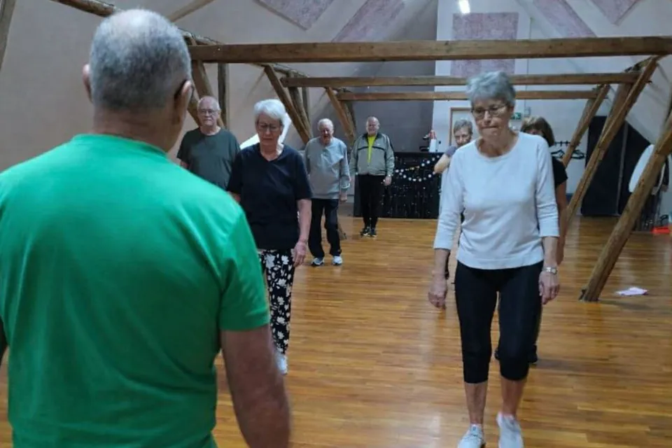 17F71725 0308 49F5 919F D7a9f2197ecd